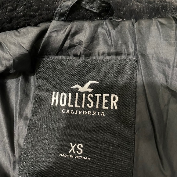 Hollister Cozy soft fuzzy faux fur Bomber Jacket - Picture 4 of 8